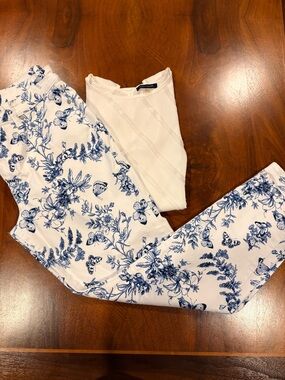 Talbots White Skinny Pants with Blue Floral & Butterfly Print, size 12